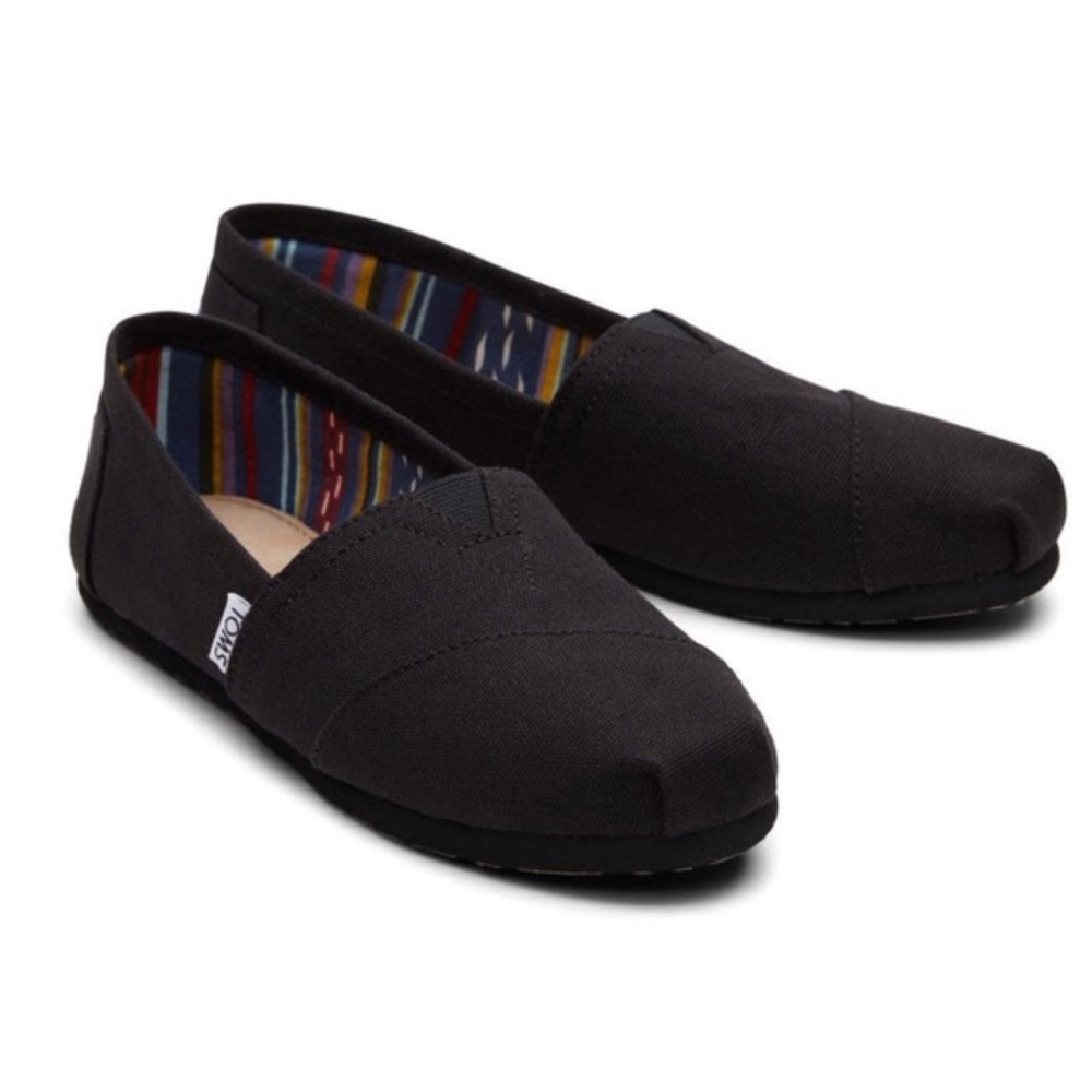 Tom women’s size 8 canvas classic alpargata canvas shoe slip on design